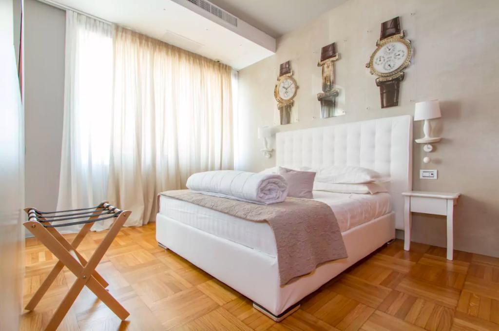 Ginevra Rooms ベルガモ 部屋 写真